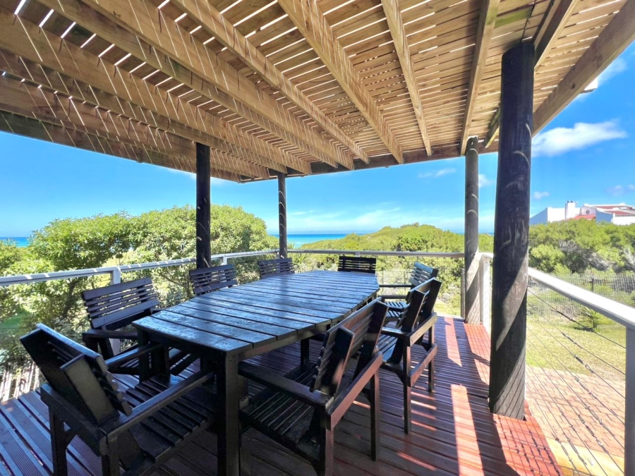 5 Bedroom Property for Sale in Paradise Beach Eastern Cape